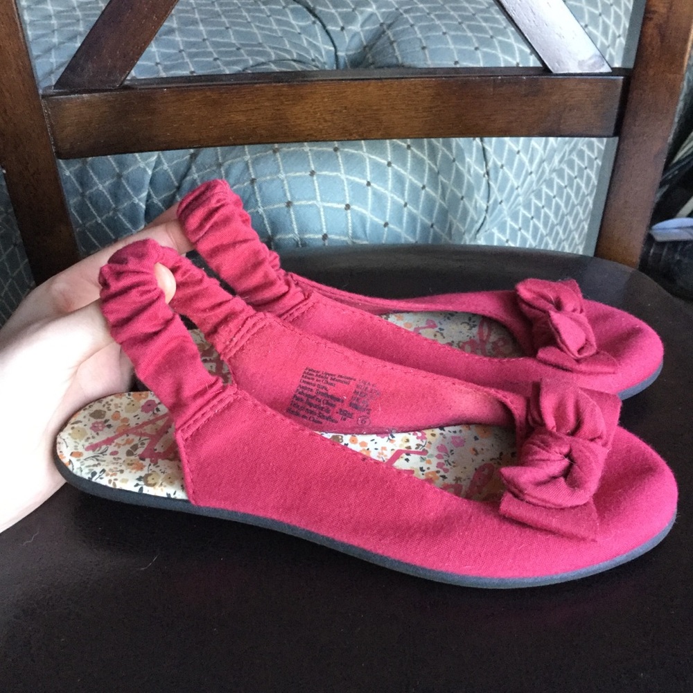 American Eagle Maroon Slingback Flats Bow